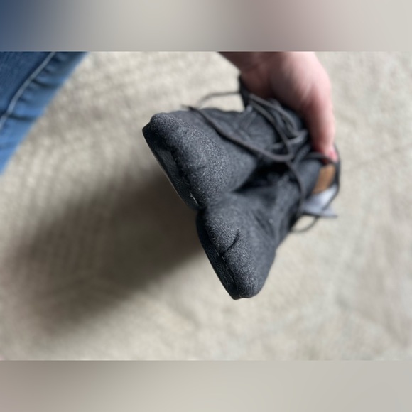 Toms women’s size 8 gray heeled boots - Picture 4 of 6